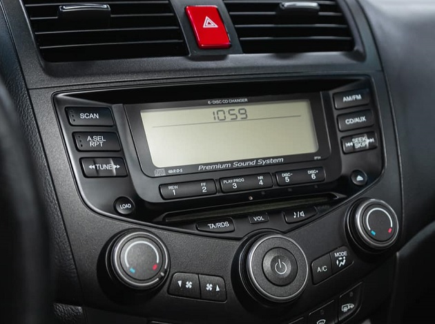 Accord Radio Device